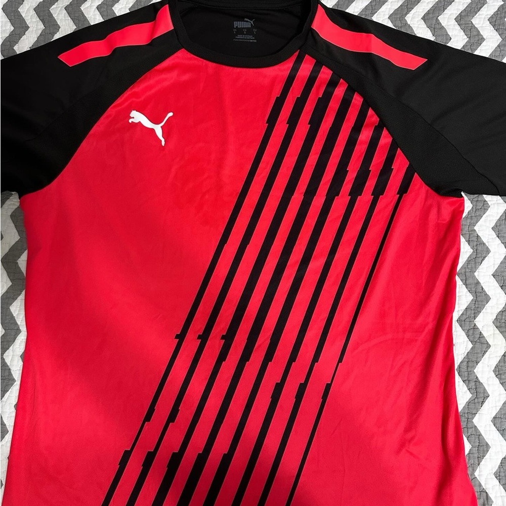 Red, puma, boys 10-12.